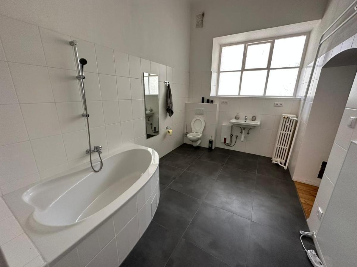 Central Plaza Great Apartment 4 Bedroom 3 Bathroom Bruckneudorf ภายนอก รูปภาพ